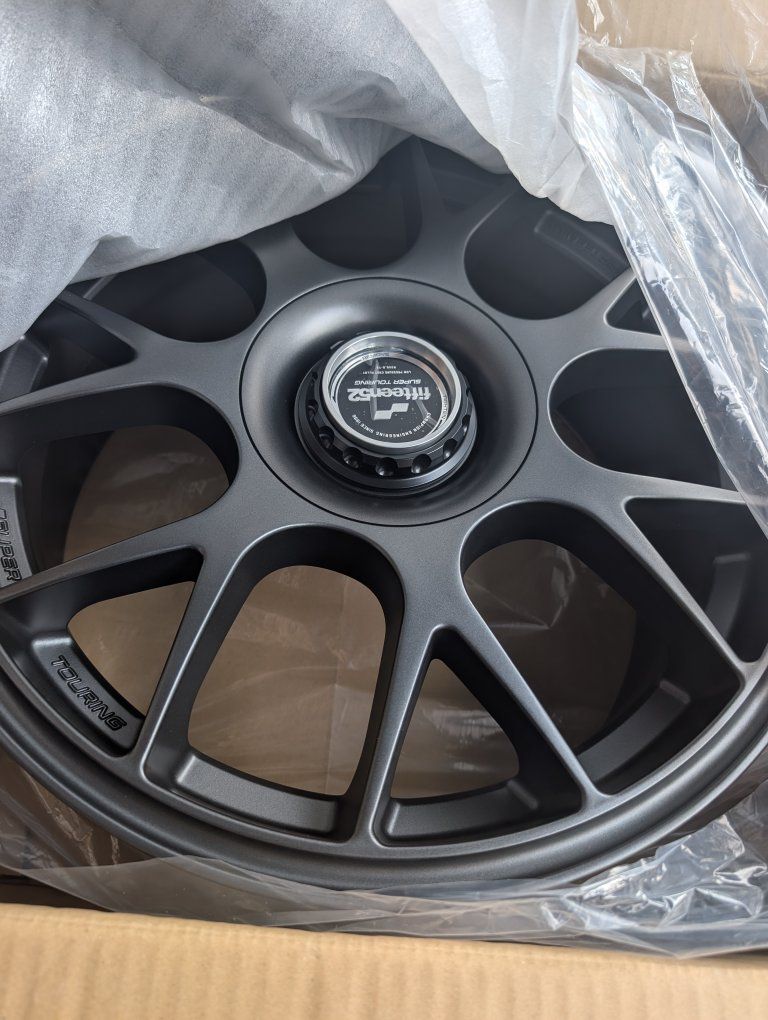 Fifteen52 Super Vertex - Frosted Graphite - 17x7.5