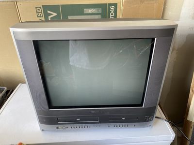 Toshiba MV20F31 20" CRT TV with remote Built-in VCR & DVD Player Retro Gaming