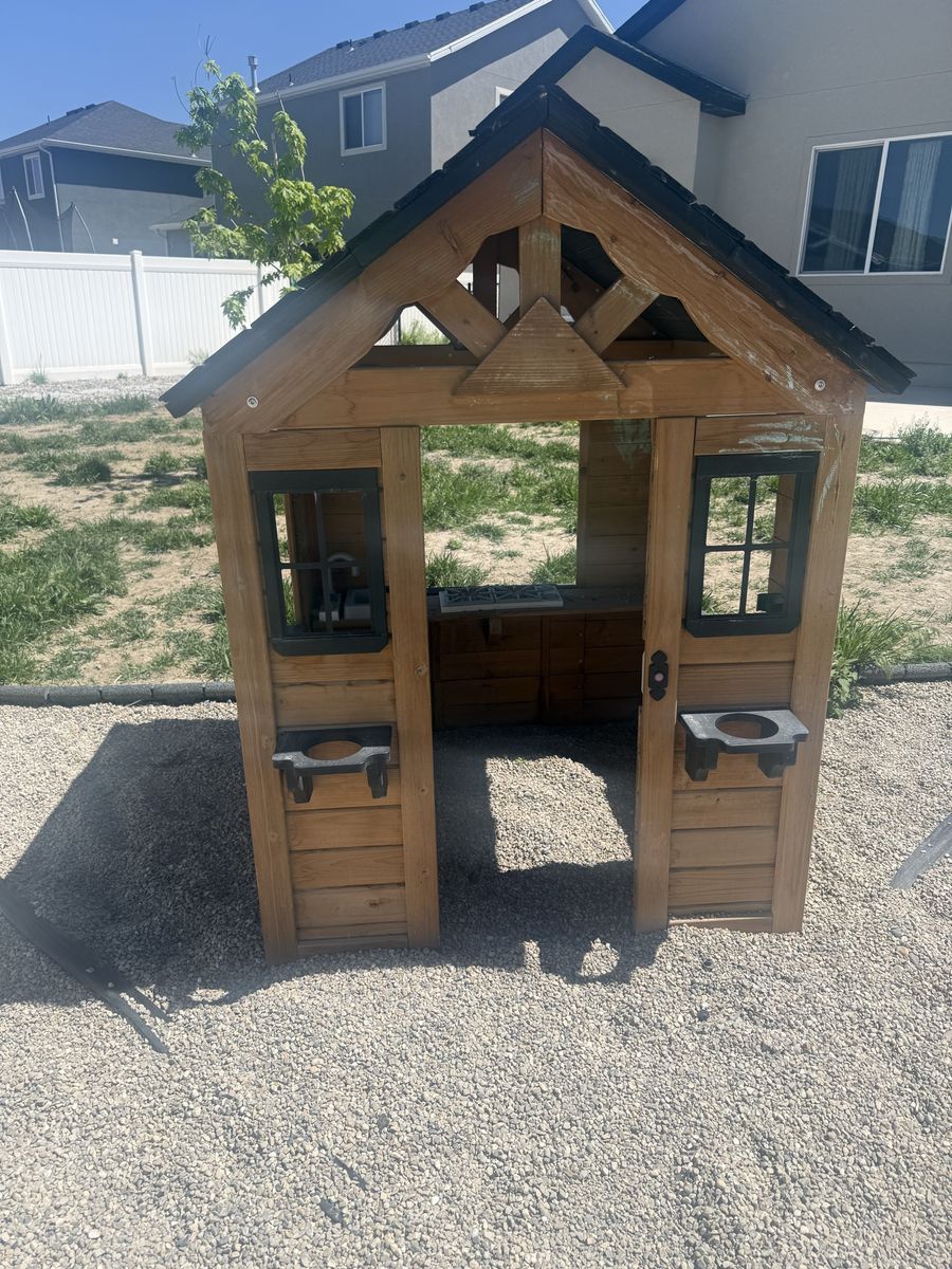 Wooden play house/ kitchen