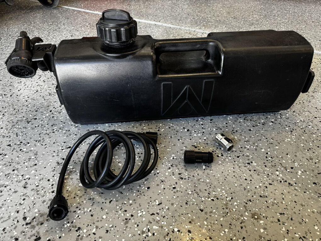 WaterPort Day Tank w/ Mounts