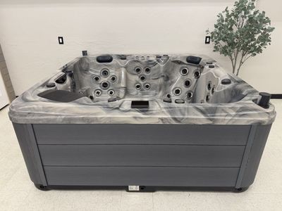 New fully loaded hot tub