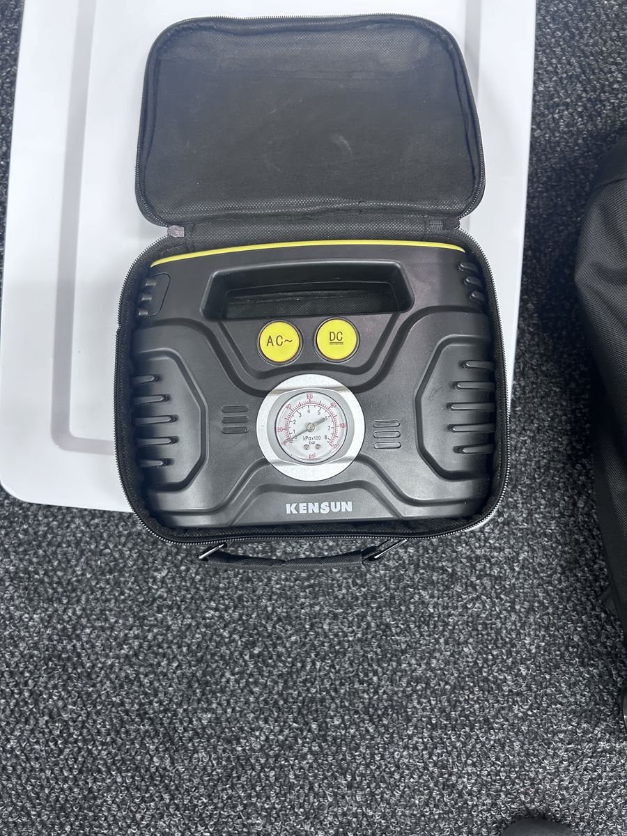 Portable air compressor