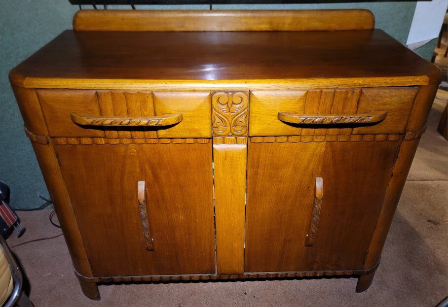 antique Stereo cabinet / Buffet