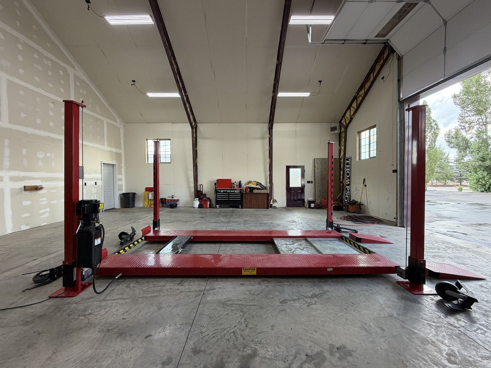 Four Post Car Lift