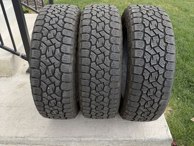 215/60R17 Toyo AT3 like new