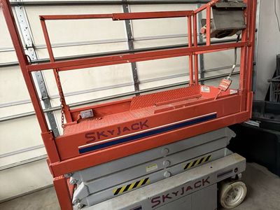 Skyjack Scissor lift