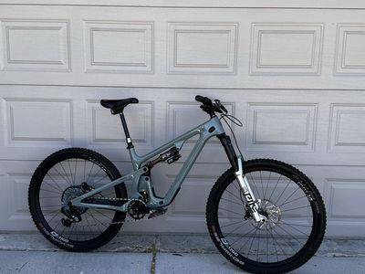 Yeti SB135