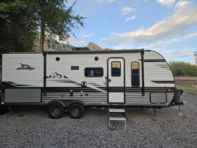 **2024 Jayco Jay Flight SLX 224BHW – $21,900 OBO**
