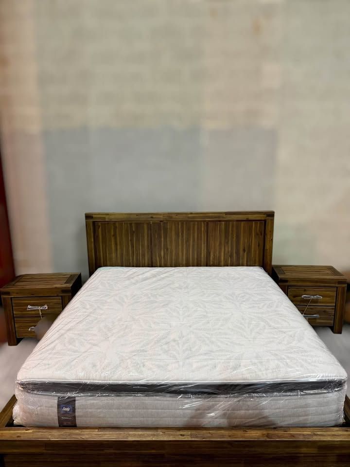 Mattress Sealy Posturepedic 14-in Medium - LAST ONE