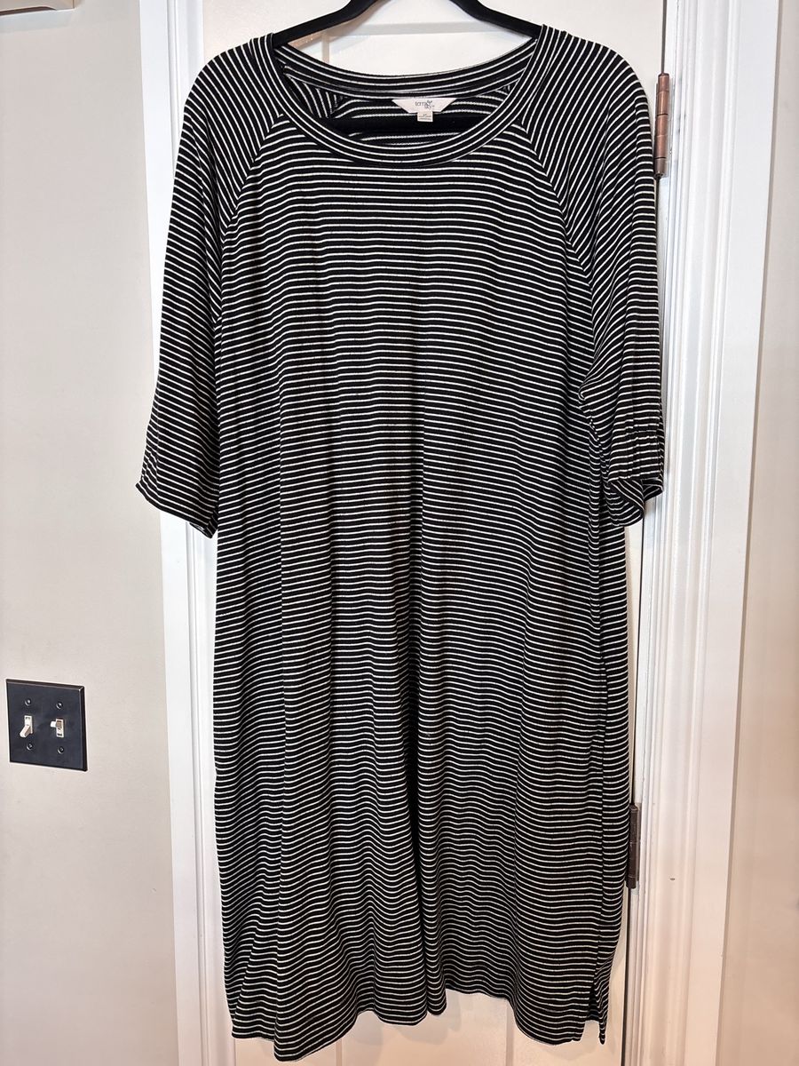 Darling Women’s 2X T-Shirt Dress w/Pockets.