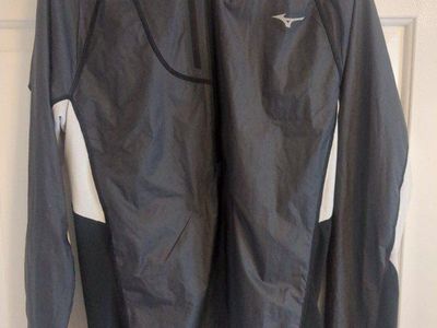 Men's Med Mizuno lightweight breath Thermo jacket