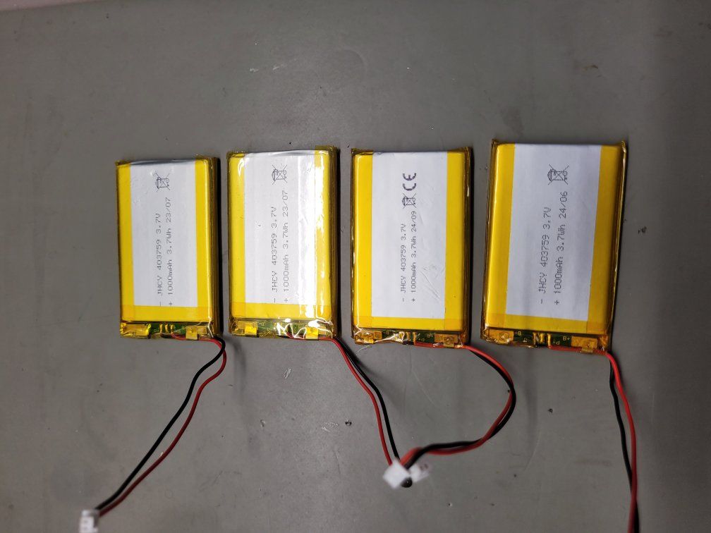 4ea 3.7V 1000mAh Lipo batteries