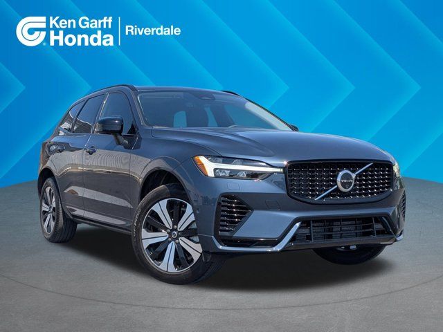 2024 Volvo XC60 Recharge T8 Plus Dark Theme
