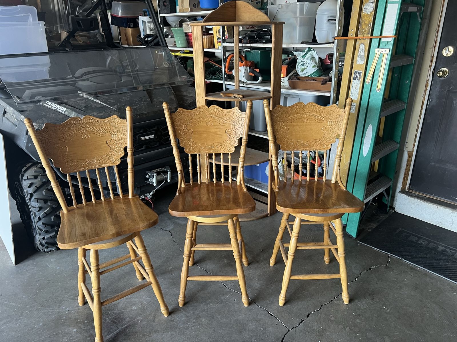 3 barstools