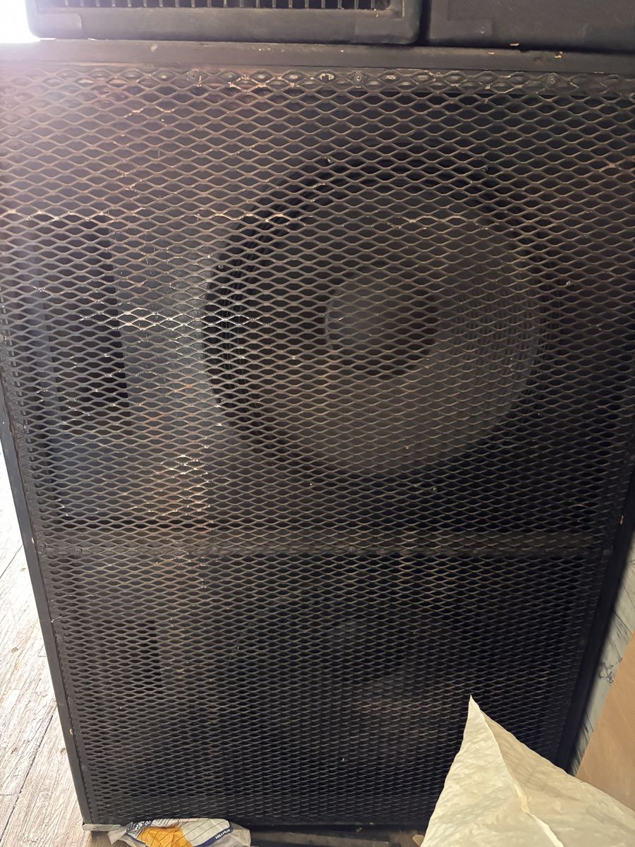 Large speaker set
