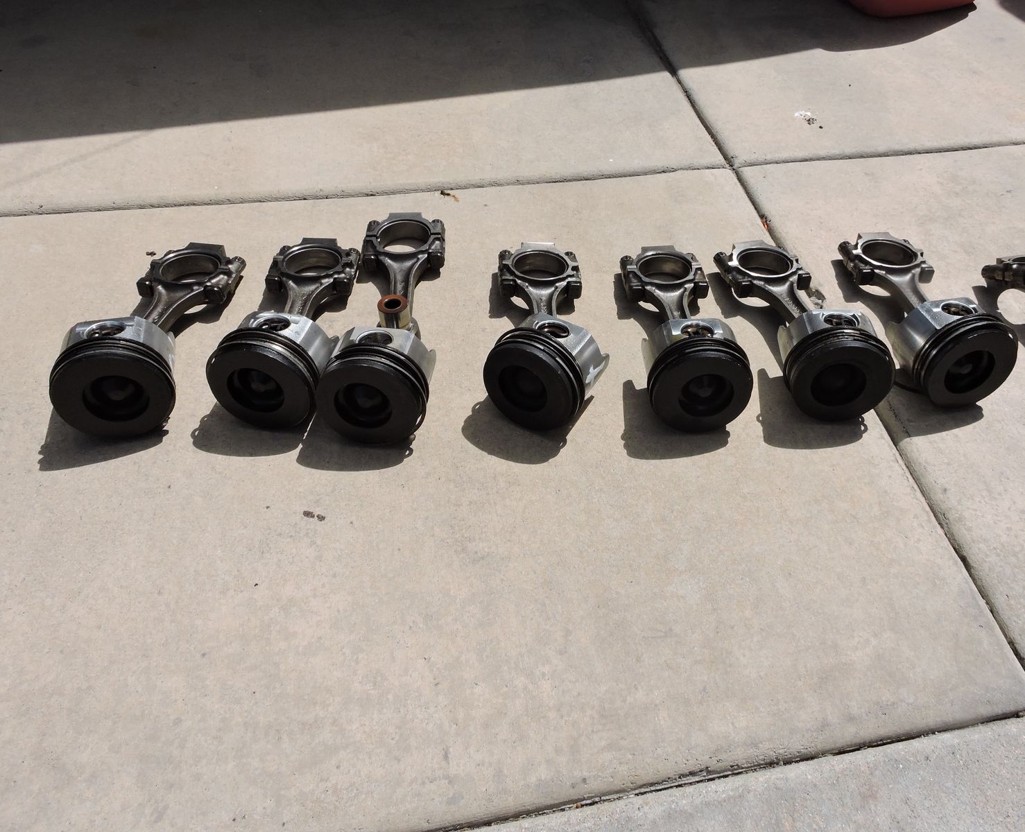 OBS-OEM FORD 7.3 POWERSTROKE CONNECTING RODS W/ PISTONS AND WRIST PINS 1996