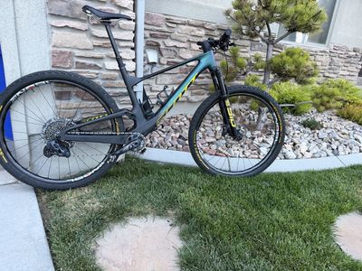 2023 Scott Spark RC Team Issue AXS | NOBL TR32 / DT240 | Size Large