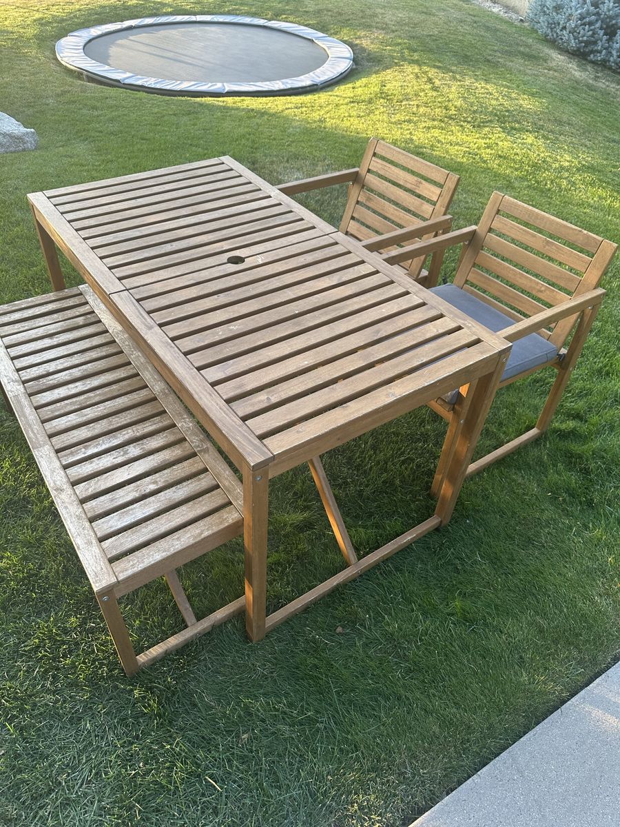 Outdoor Table, Chairs and bench set