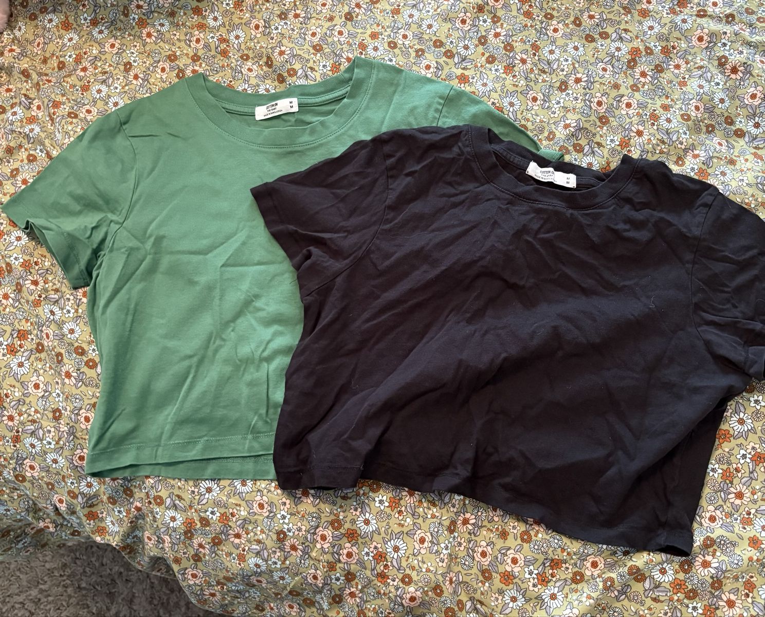 Cotton On Women's Green & Black Cropped Short Sleeve T-Shirts, Size M - 2 Pack Casual Tops
