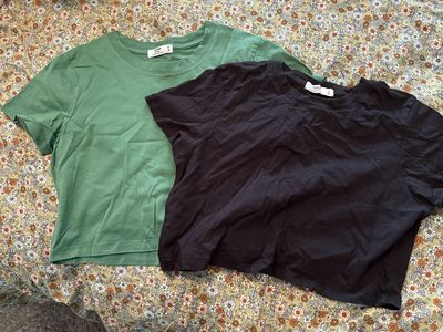 Cotton On Women's Green & Black Cropped Short Sleeve T-Shirts, Size M - 2 Pack Casual Tops