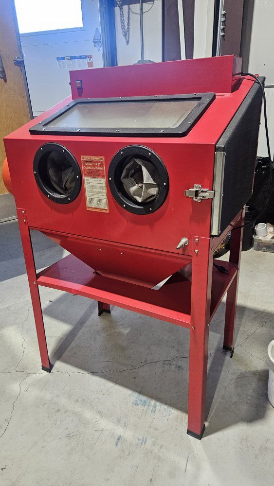 Abrasive Sandblasting Cabinet with Stand