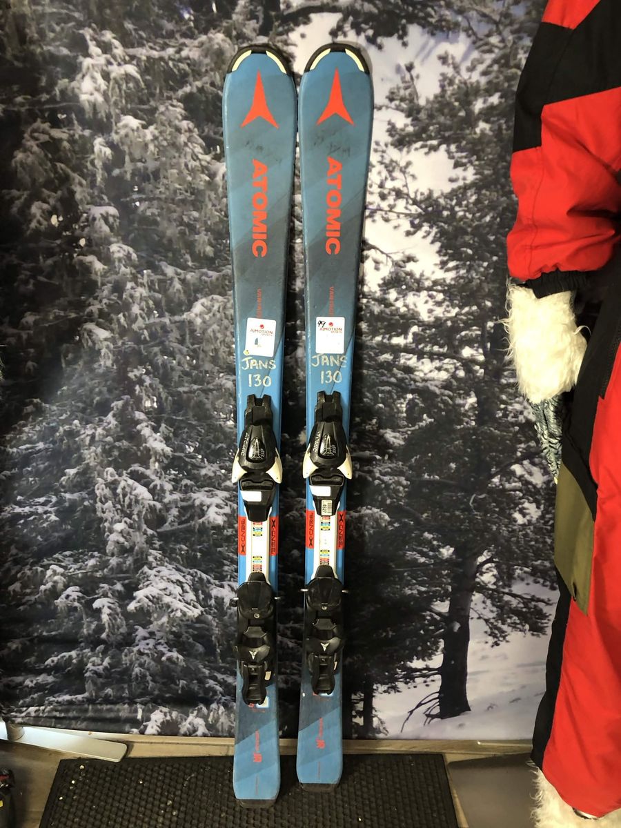 Used Atomic Vantage Jr. 130cm Jr Skis w/ Atomic L7 Binding
