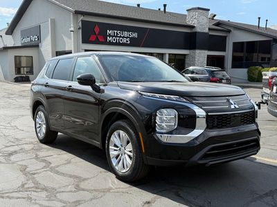 2026 Mitsubishi Outlander ES