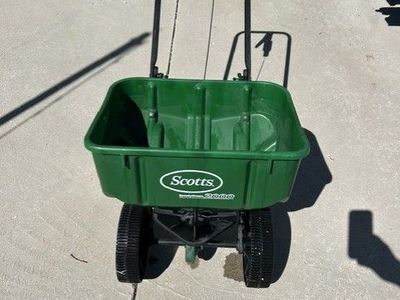 Fertilizer Spreader