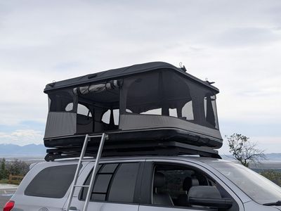 James Baroud RTT Grand Raid XL Rooftop Tent — Raptor-Lined — Includes Awning, Ladder + Front Runner Mounts