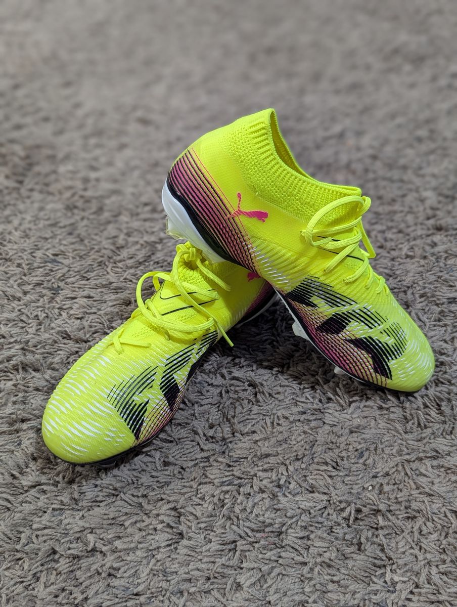 Women's soccer cleats