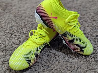 Women's soccer cleats