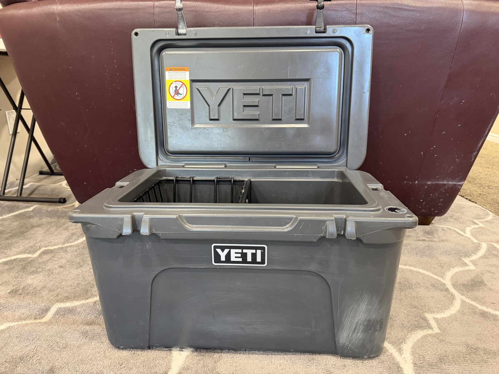 Yeti Tundra 45 Hard Cooler (Charcoal)