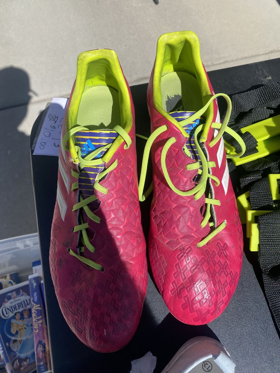 Soccer cleats