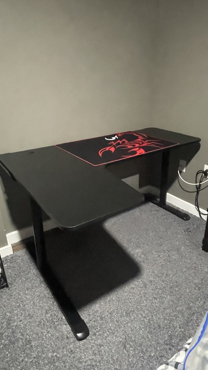 Black L-Shaped Gaming Desk with Scorpion Desk Mat