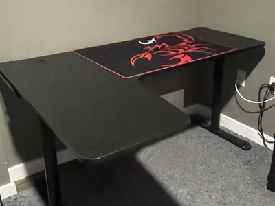 Black L-Shaped Gaming Desk with Scorpion Desk Mat
