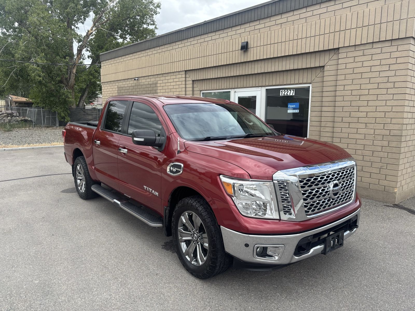 2017 Nissan Titan SV