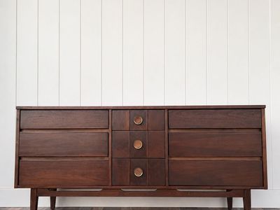 Beautiful Walnut Mid Century Modern Dresser