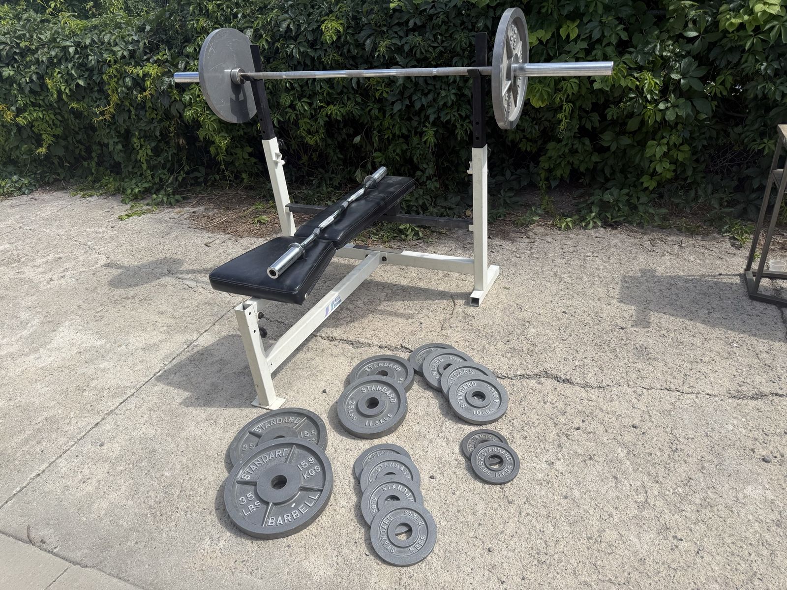 320# Weight set and bench