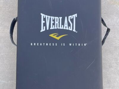 Everlast Strike Pad