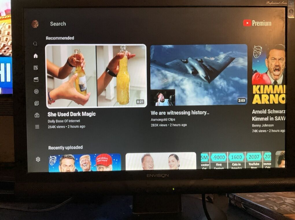 Envision Professional monitor G22LWK (circa 2007)