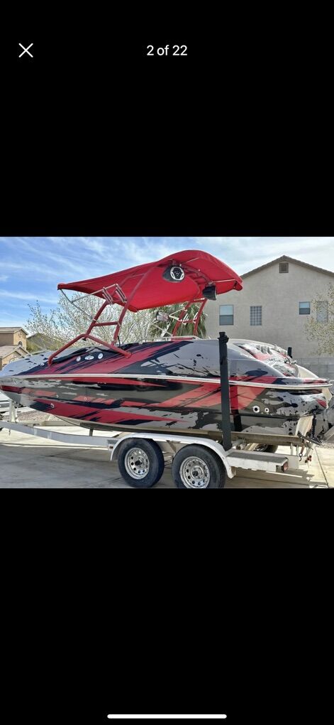 2002 Larson 234 Escape Deck boat