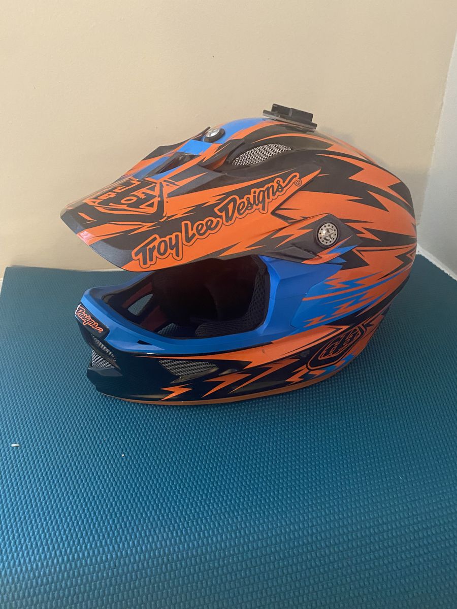 TROY LEE DESIGNS HELMET  ADULT  LARGE