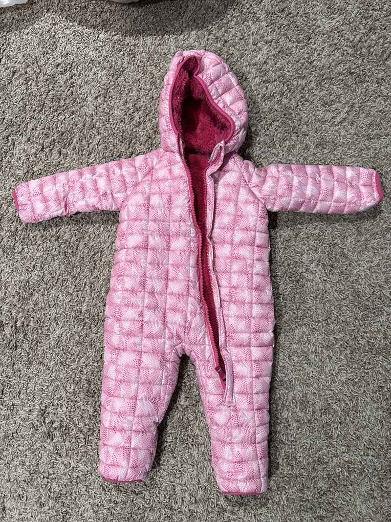 Snozu girl Snowsuit, Size 18 M