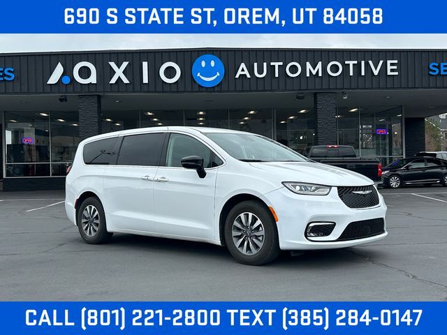 2024 Chrysler Pacifica Plug-In Hybrid Select