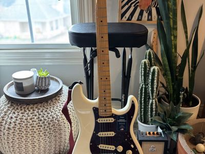 American Professional ii Stratocaster & MIM Jazz Bass Combo