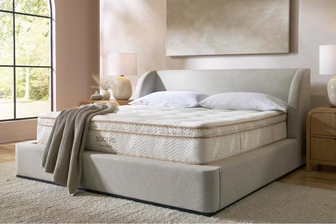 Like New - Queen Saatva Latex Hybrid Mattress