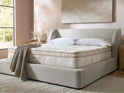 Like New - Queen Saatva Latex Hybrid Mattress