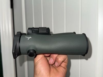 Swarovski NL Pure 8x42 Binoculars - Excellent Condition.