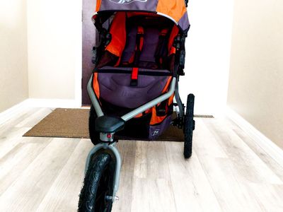 CLEAN Bob Revolution Flex Jogging Running Stroller