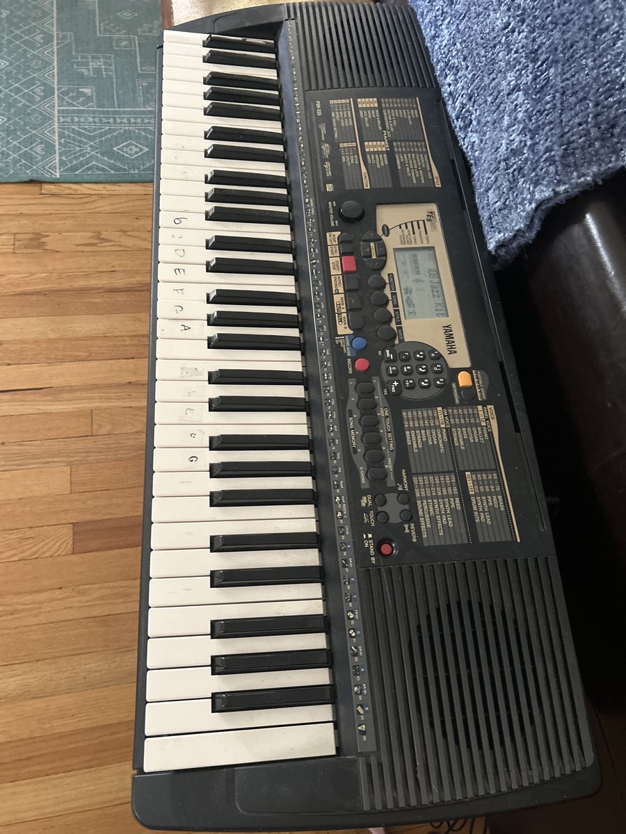 Yamaha PSR-225 Electronic Keyboard Piano - 61 Keys, Touch Response, MIDI